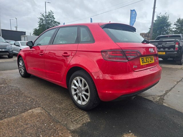 Audi A3 Tfsi Se Sportback Red #3