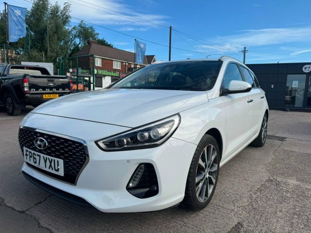 Hyundai I30 Crdi Premium Tourer White #2