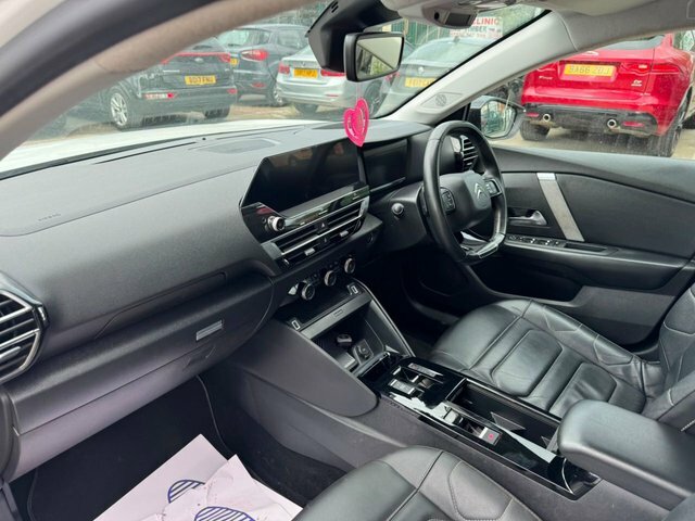 Citroen C4 Puretech Shine Plus Hatchback White #5