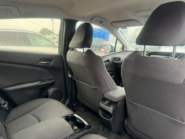 Toyota Prius Excel White #7