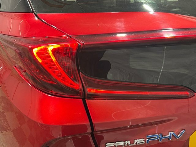 Toyota Prius+ Vvt 8.8Kwh Business Edition Red #6