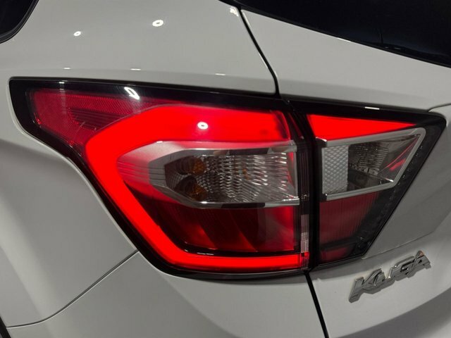 Ford Kuga Tdci Titanium X Suv VO67VSV White #6