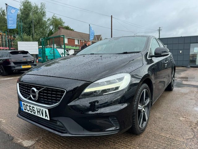Volvo V40 T3 R-design Hatchback Black #2