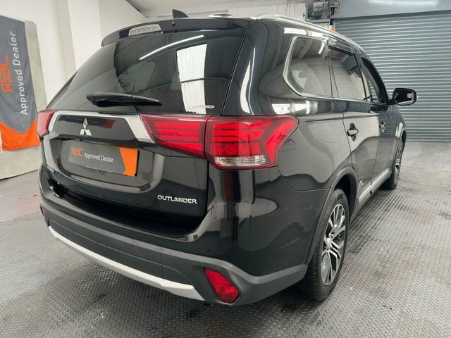 Mitsubishi Outlander 2.2 Di-d Juro Suv 4Wd Euro 6 147 Black #6