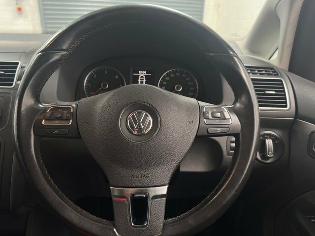 Volkswagen Touran   #15