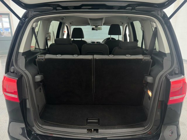 Volkswagen Touran   #23