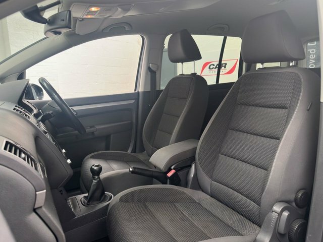 Volkswagen Touran   #27