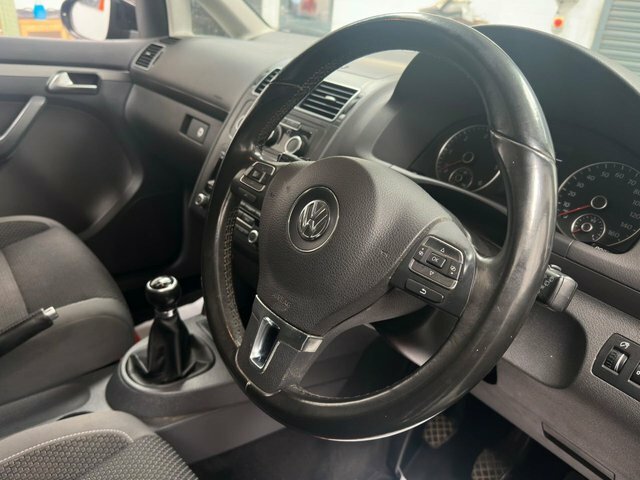 Volkswagen Touran   #9