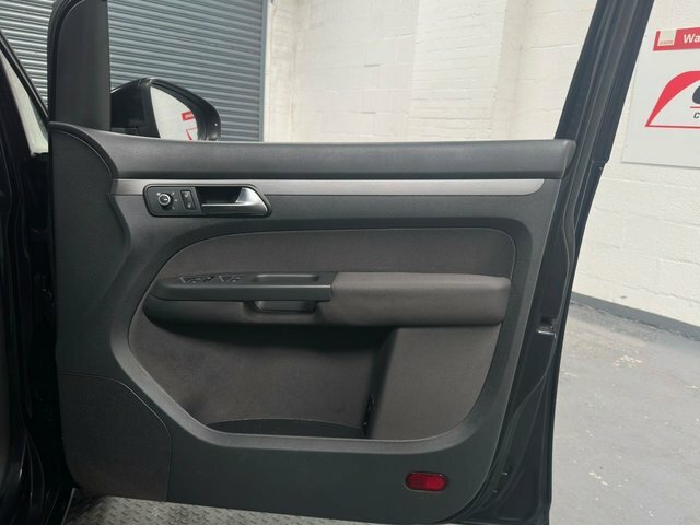 Volkswagen Touran   #10