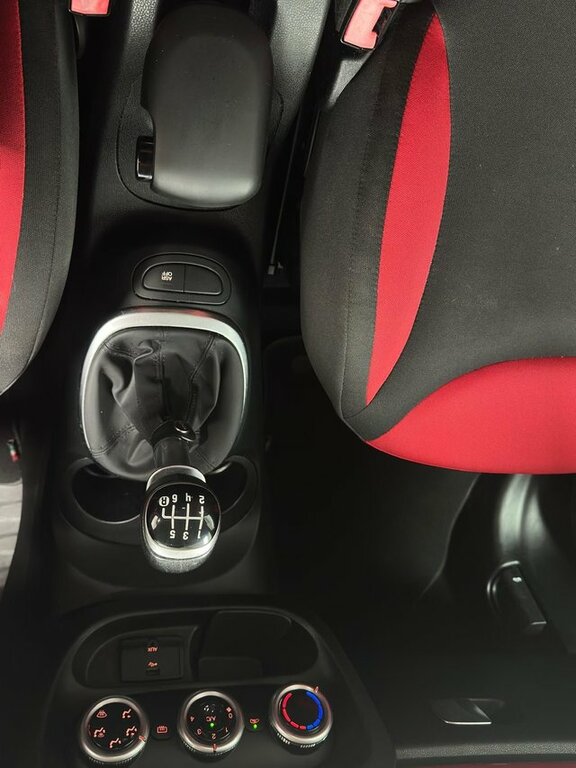 Fiat 500L Lounge Red #16