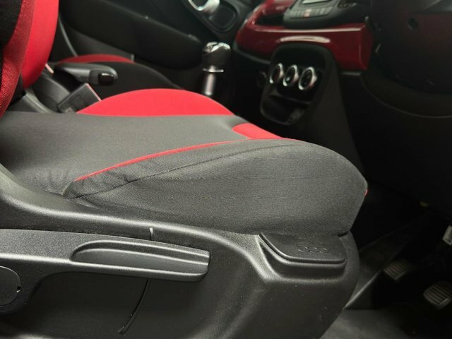 Fiat 500L Lounge Red #17