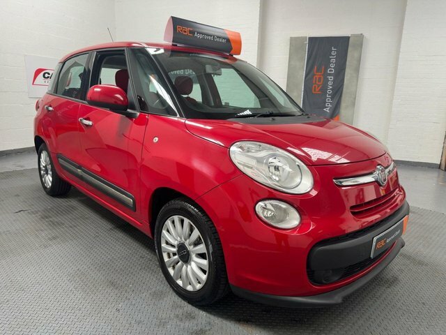 Fiat 500L Lounge Red #8