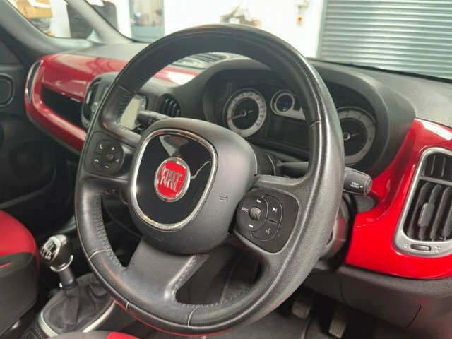 Fiat 500L Lounge Red #10