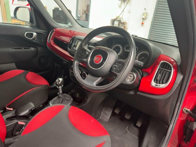 Fiat 500L Lounge Red #19