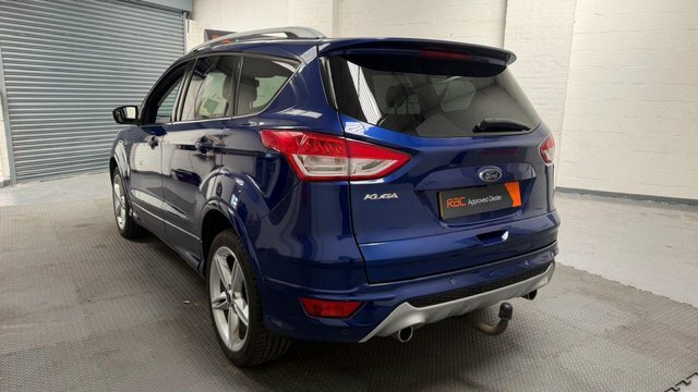 Ford Kuga 2015 2.0 Tdci Titanium Suv 2Wd E White #4