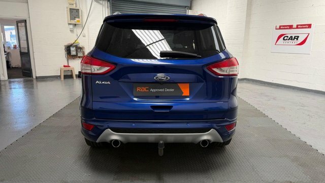 Ford Kuga 2015 2.0 Tdci Titanium Suv 2Wd E White #5
