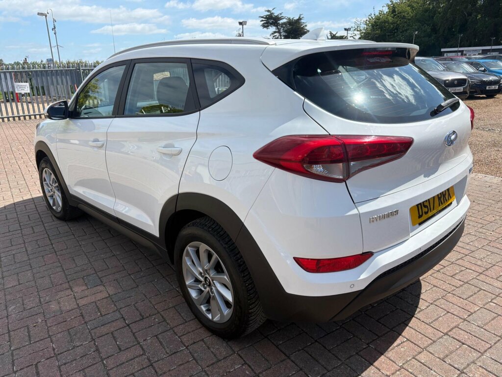 Hyundai Tucson 1.7 Crdi Blue Drive Se Nav Euro 6 Ss White #5