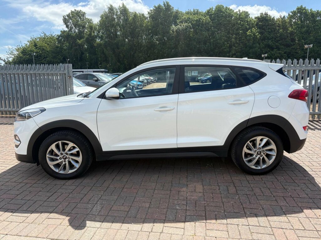 Hyundai Tucson 1.7 Crdi Blue Drive Se Nav Euro 6 Ss White #4