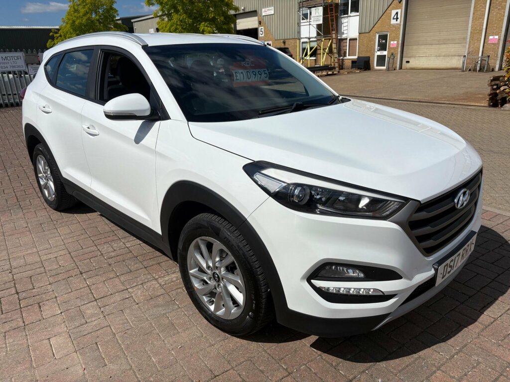 Hyundai Tucson 1.7 Crdi Blue Drive Se Nav Euro 6 Ss White #3