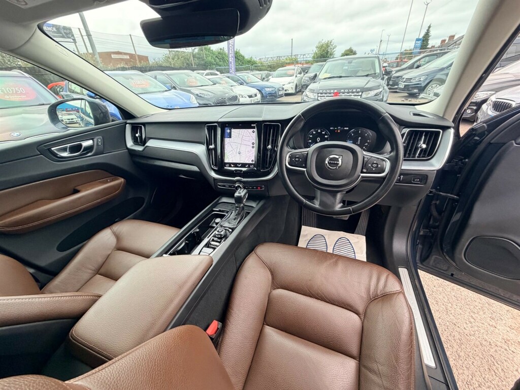 Volvo XC60 2.0 D4 Momentum Awd Euro 6 Ss LX18SXU  #4