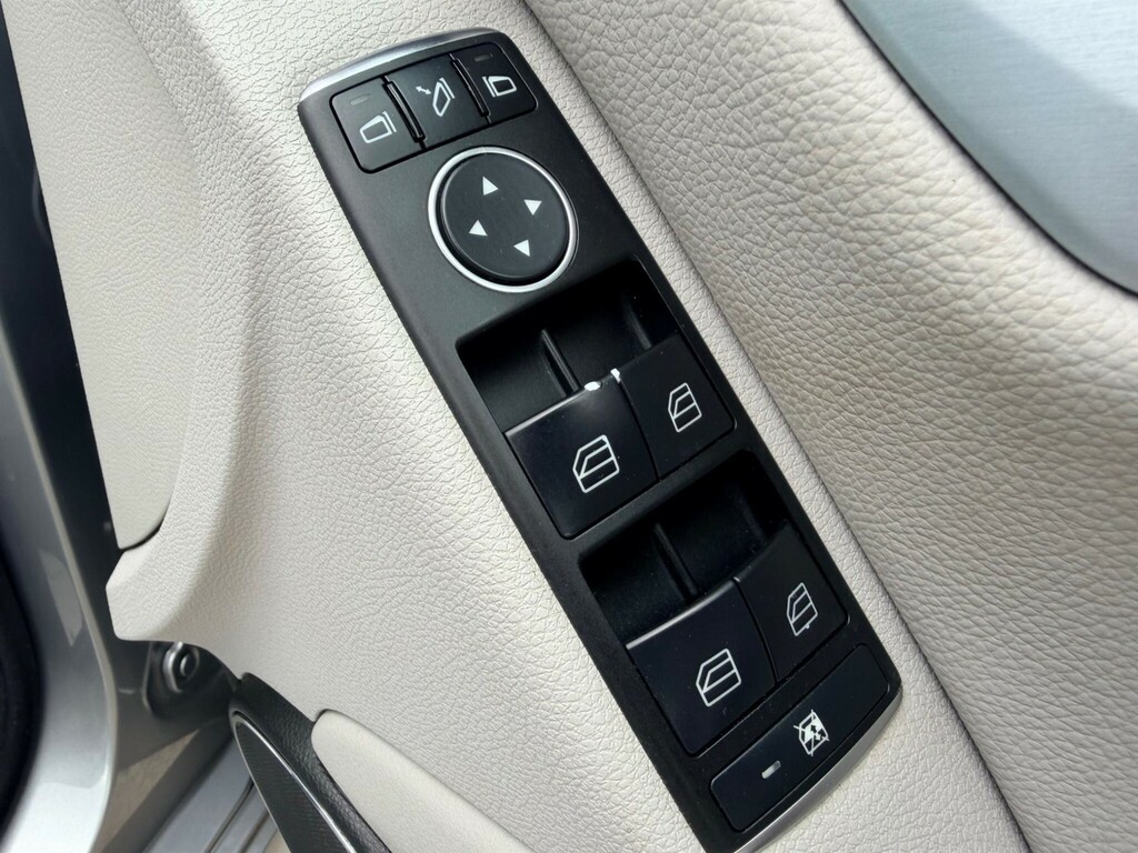 Mercedes-Benz C Class C220d Amg Line Premium Plus #28