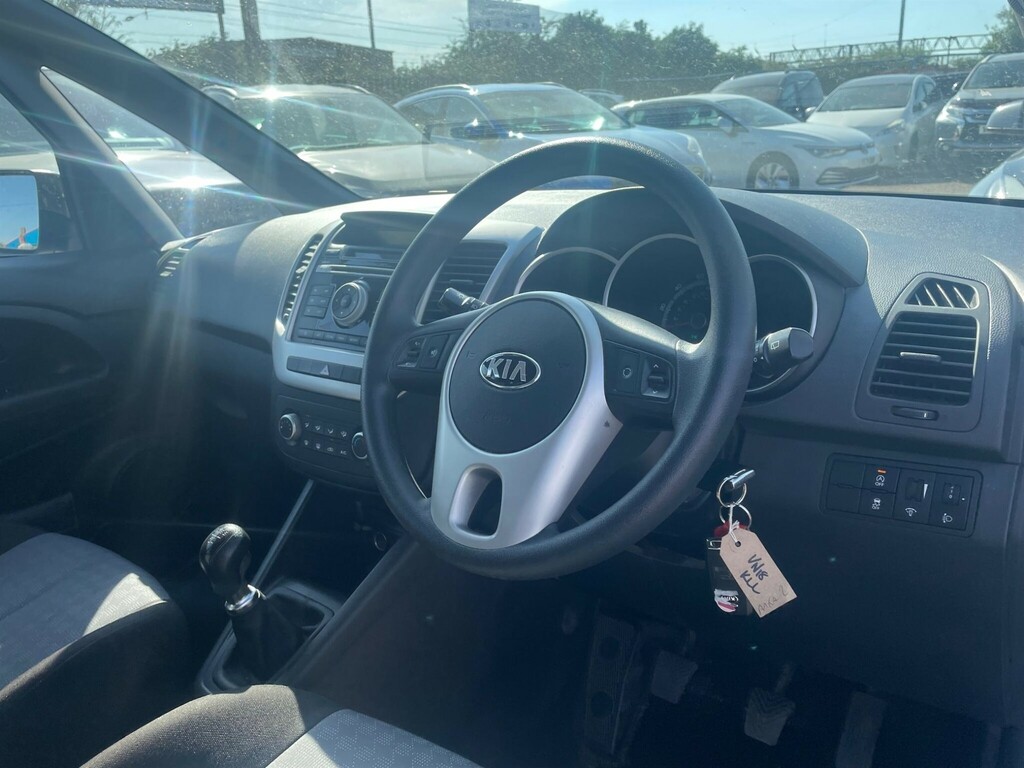 Kia Venga 1.6 3 Mpv  #9