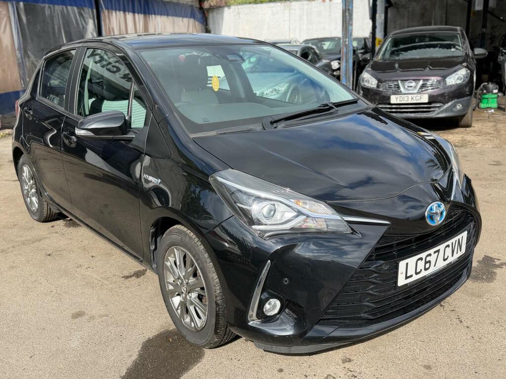 Toyota Yaris 1.5 Vvt-h Icon Tech E-cvt Euro 6 Ss Black