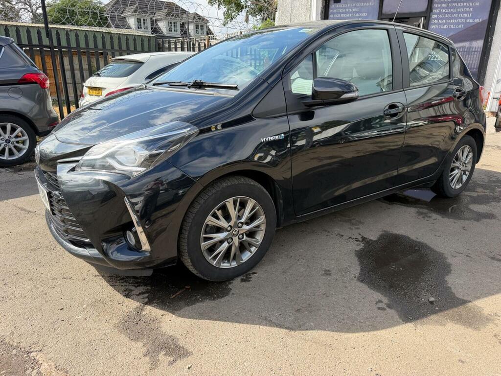 Toyota Yaris 1.5 Vvt-h Icon Tech E-cvt Euro 6 Ss LC67CVN Black #3