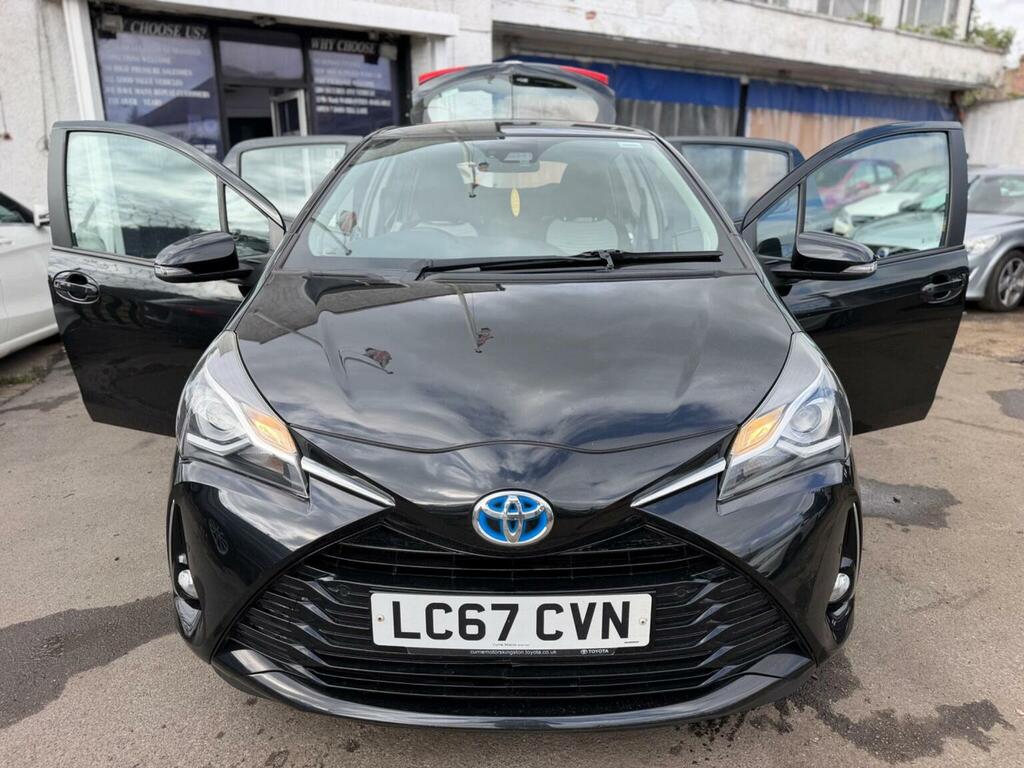Toyota Yaris 1.5 Vvt-h Icon Tech E-cvt Euro 6 Ss LC67CVN Black #2