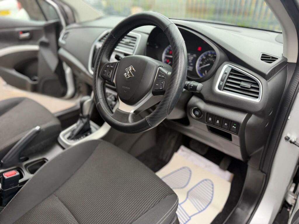 Suzuki SX4 S Cross Hatchback  #32