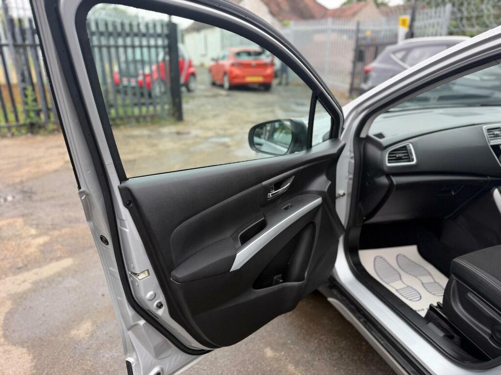 Suzuki SX4 S Cross Hatchback  #43