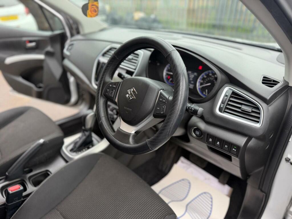 Suzuki SX4 S Cross Hatchback  #33