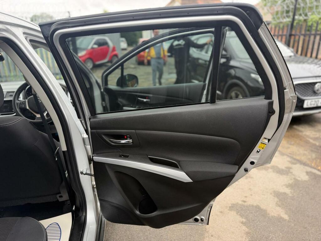 Suzuki SX4 S Cross Hatchback  #40