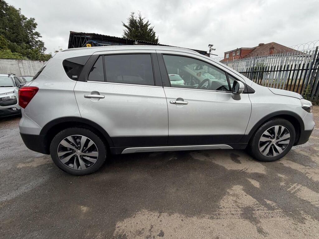 Suzuki SX4 S Cross Hatchback  #11