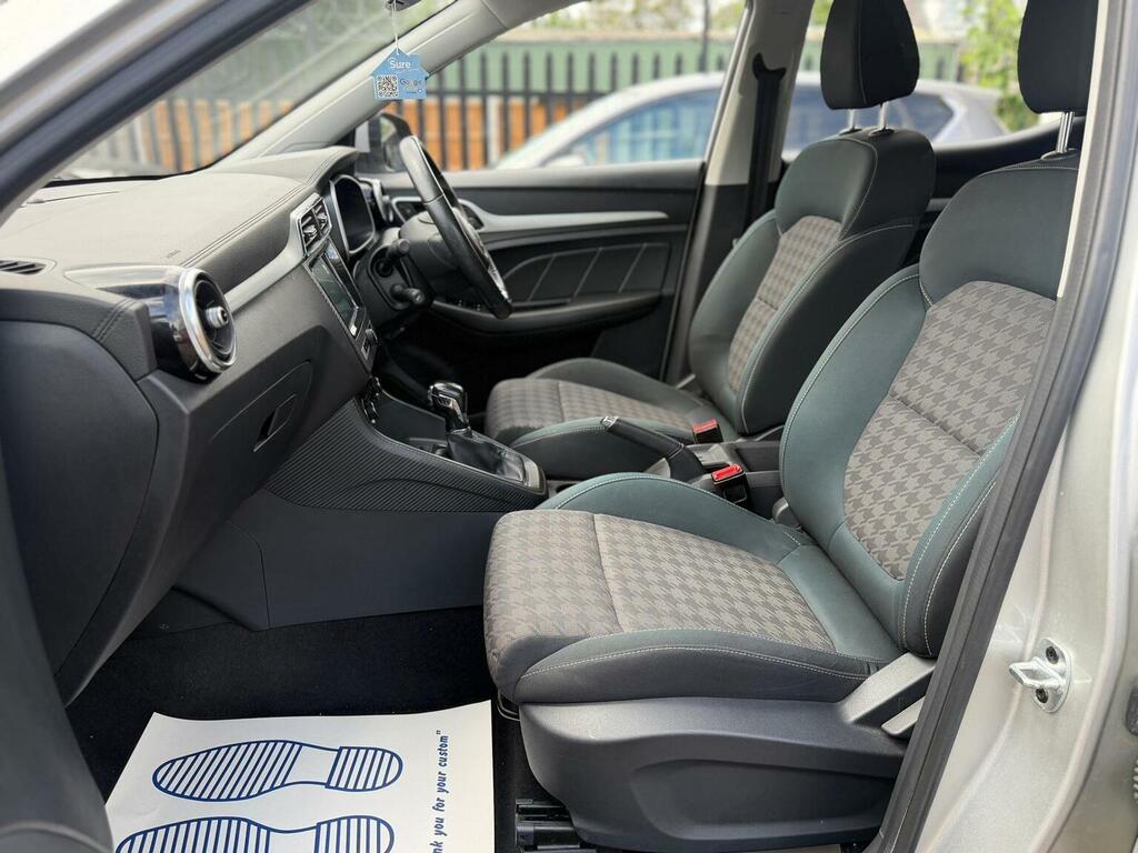 MG ZS Zs Exclusive T Red #47