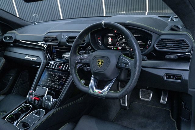 Lamborghini Urus V8 Black #12