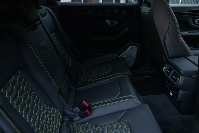 Lamborghini Urus V8 Black #37