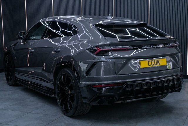 Lamborghini Urus V8 Black #7