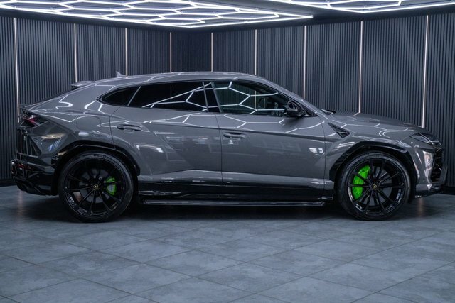 Lamborghini Urus V8 Black #11