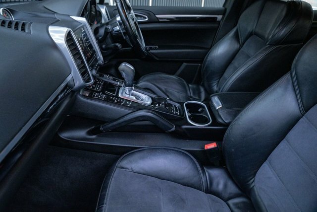 Porsche Cayenne   #30