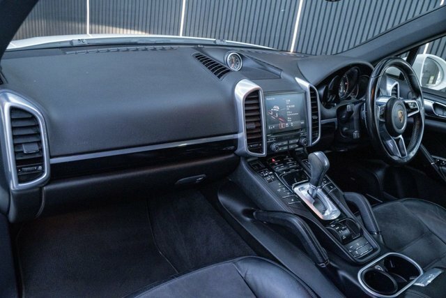Porsche Cayenne   #29