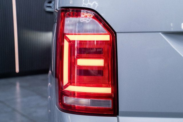 Volkswagen Caravelle Mpv  #10