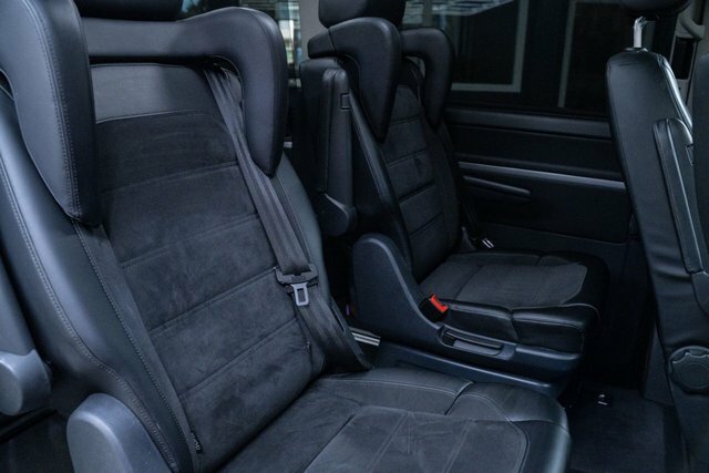 Volkswagen Caravelle Mpv  #32