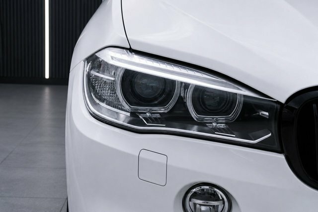 BMW X5 3.0 M50d Suv Xdrive Euro 6 S S ST18YUS White #4