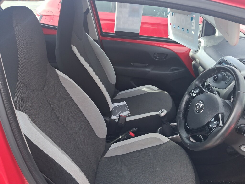 Toyota Aygo Other Hatchback 2014 - 2018 20152015 MT15YKH Red #4