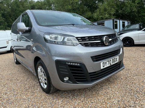 Vauxhall Vivaro 1.5L Sportive White #35