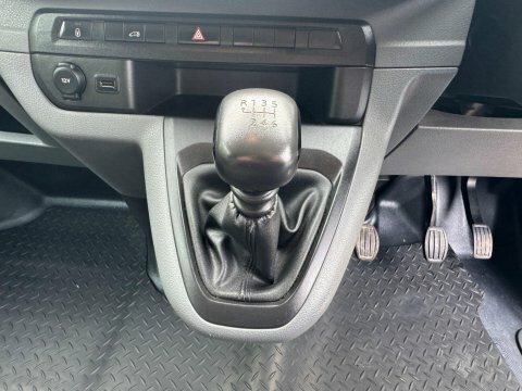 Vauxhall Vivaro 1.5L Sportive White #39