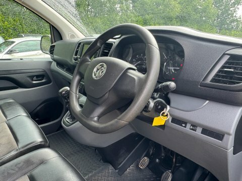 Vauxhall Vivaro 1.5L Sportive White #34