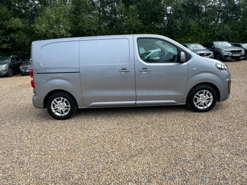 Vauxhall Vivaro 1.5L Sportive White #22