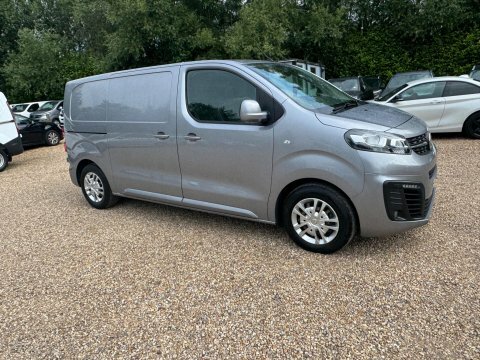 Vauxhall Vivaro 1.5L Sportive White #29